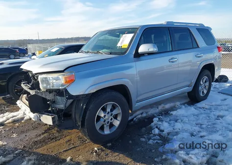 2011 Toyota 4Runner Sr5 V6 z USA, uszkodzony, nr VIN JTEZU5JR7B5018924